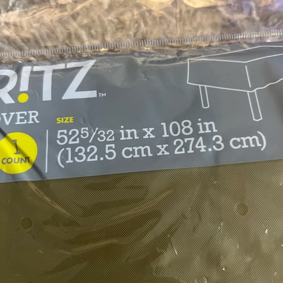 NWT Spritz‎ gold tablecloths - Picture 2 of 3